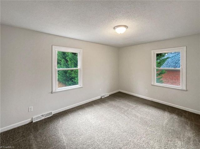 2560 Wallingford Road, Winston-salem, NC 27101