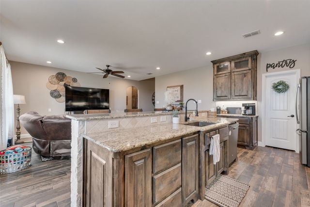 704 Carmen Ana Avenue, Grandview, TX 76050