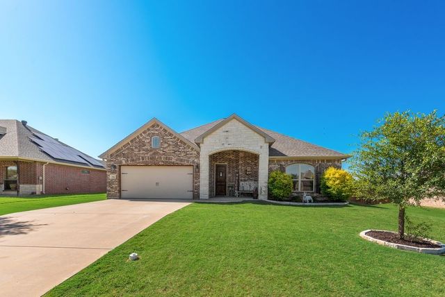 704 Carmen Ana Avenue, Grandview, TX 76050