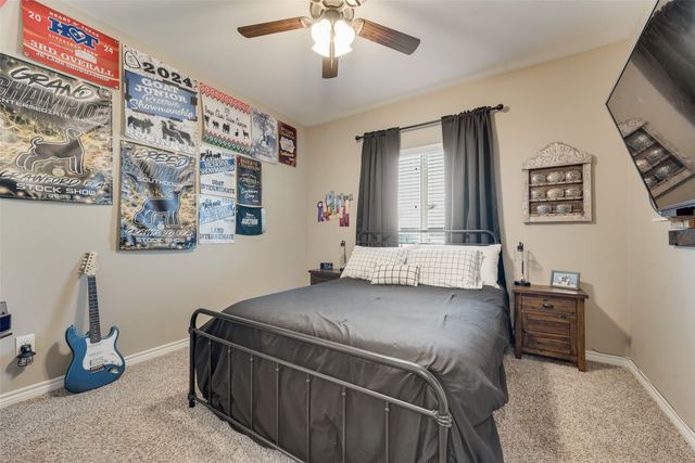 704 Carmen Ana Avenue, Grandview, TX 76050