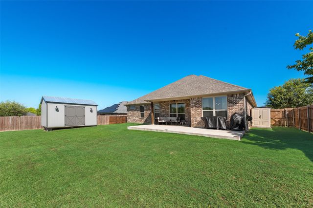 704 Carmen Ana Avenue, Grandview, TX 76050