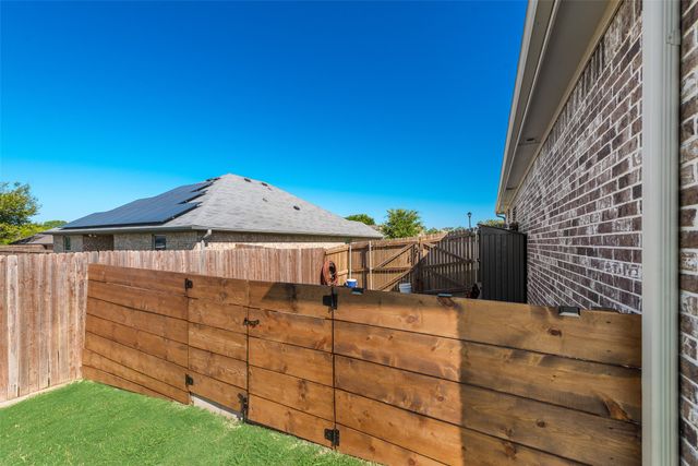 704 Carmen Ana Avenue, Grandview, TX 76050