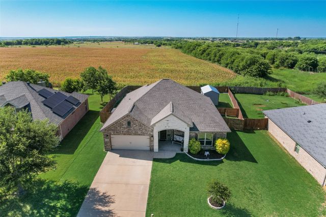 704 Carmen Ana Avenue, Grandview, TX 76050