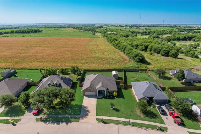 704 Carmen Ana Avenue, Grandview, TX 76050