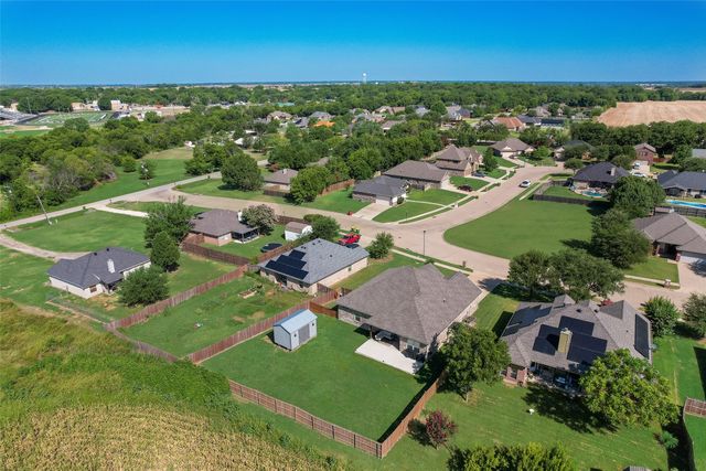 704 Carmen Ana Avenue, Grandview, TX 76050