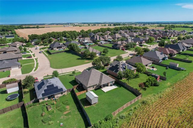 704 Carmen Ana Avenue, Grandview, TX 76050