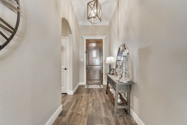 704 Carmen Ana Avenue, Grandview, TX 76050