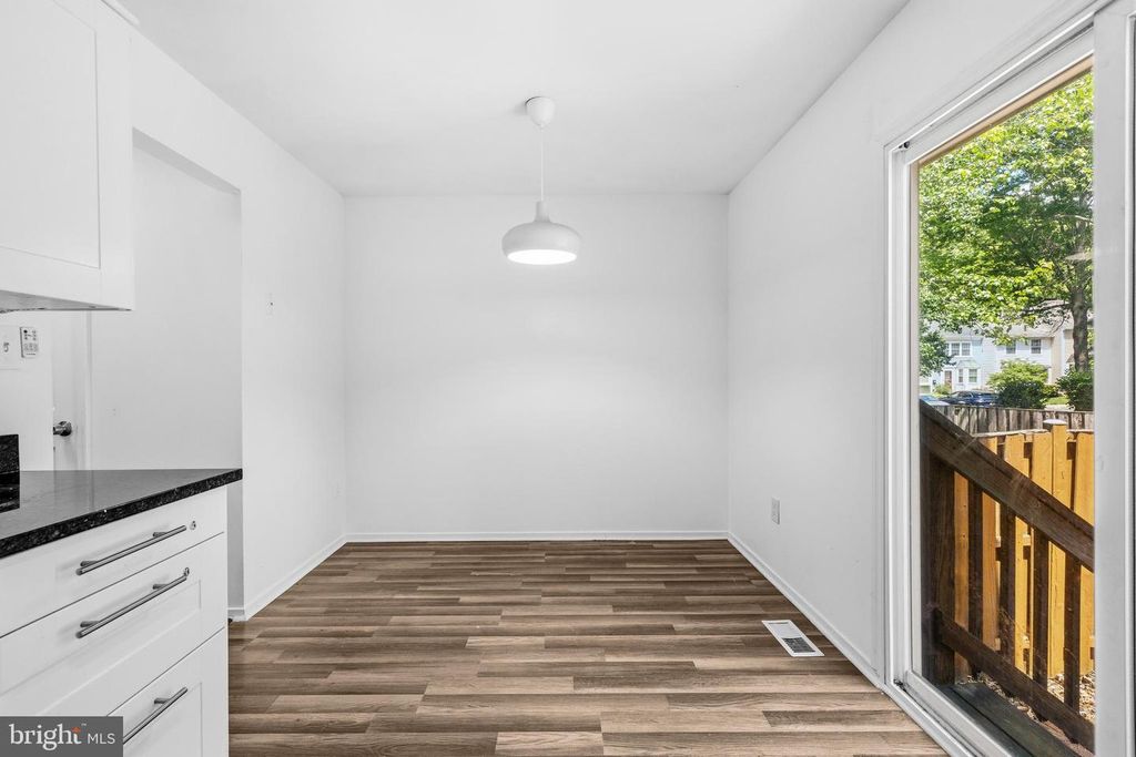 Image 13 of property listing at 13602 AMBASSADOR DR #13602, Germantown, MD 20874