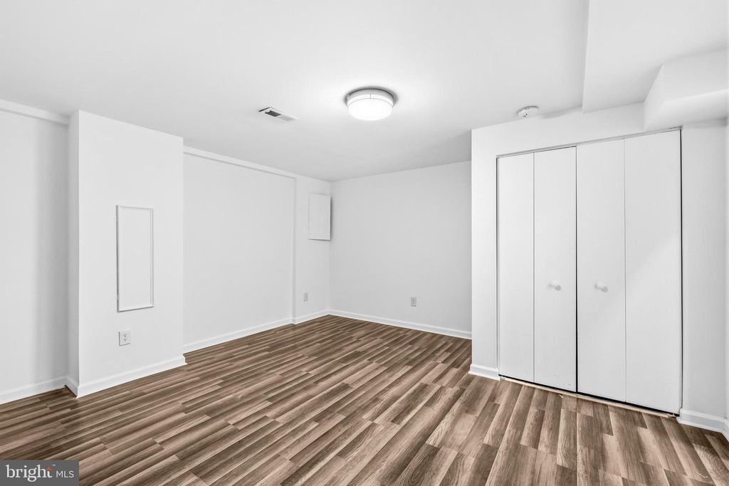 Image 22 of property listing at 13602 AMBASSADOR DR #13602, Germantown, MD 20874
