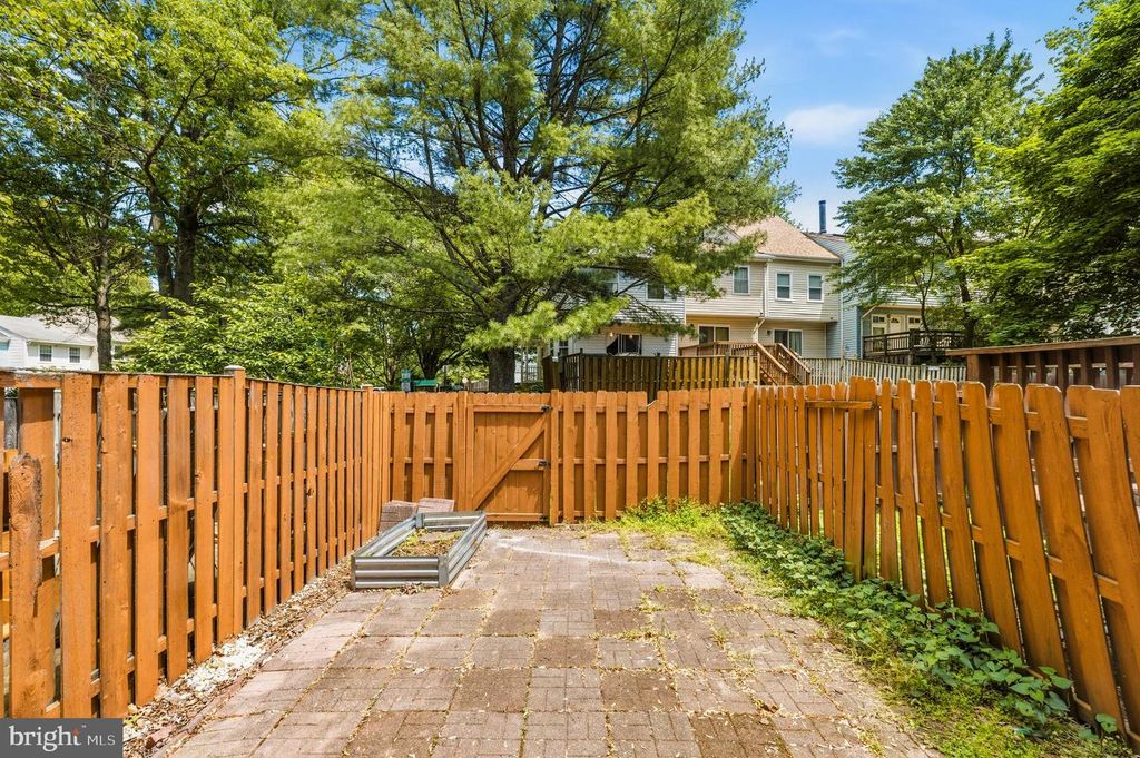 Image 29 of property listing at 13602 AMBASSADOR DR #13602, Germantown, MD 20874