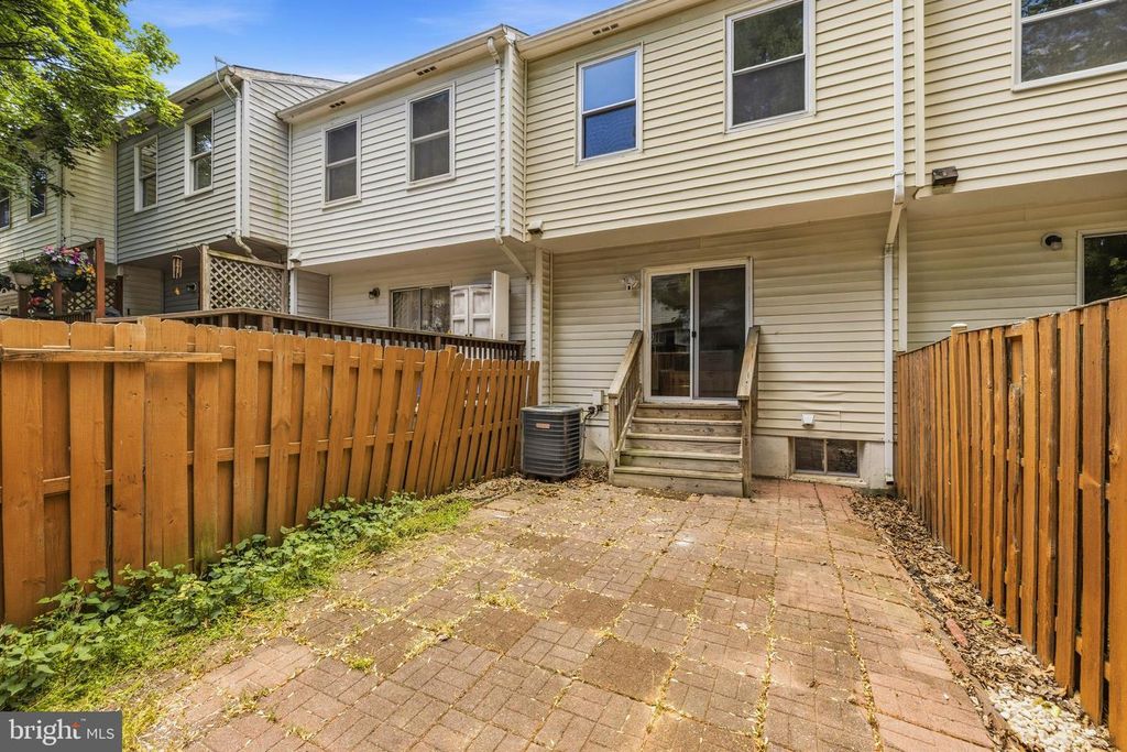 Image 30 of property listing at 13602 AMBASSADOR DR #13602, Germantown, MD 20874
