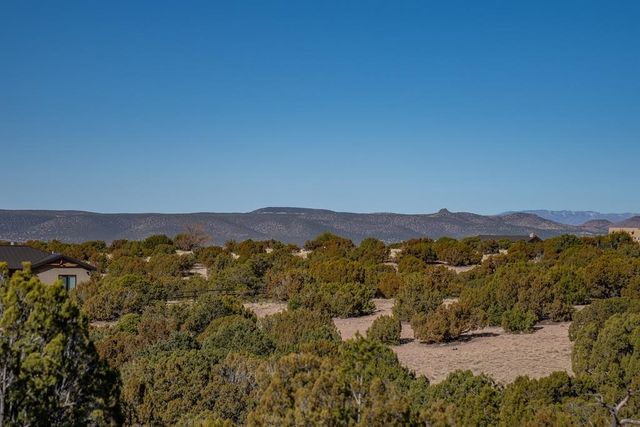 4 Camino Espejo, Santa Fe, NM 87507