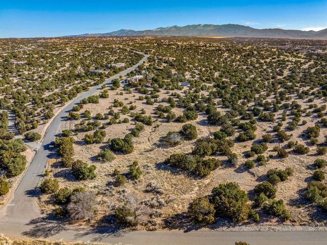4 Camino Espejo, Santa Fe, NM 87507