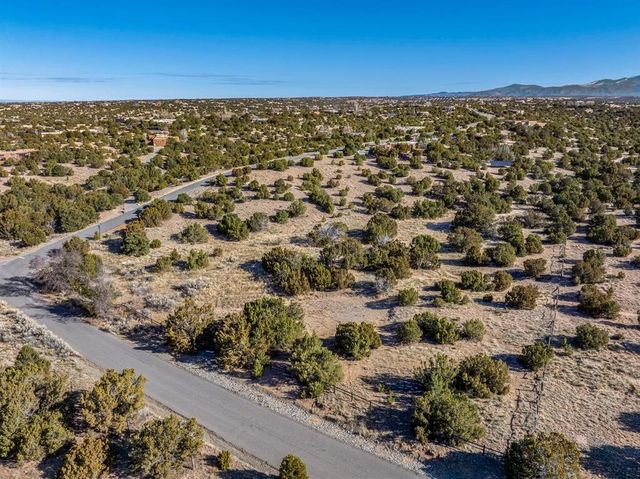 4 Camino Espejo, Santa Fe, NM 87507
