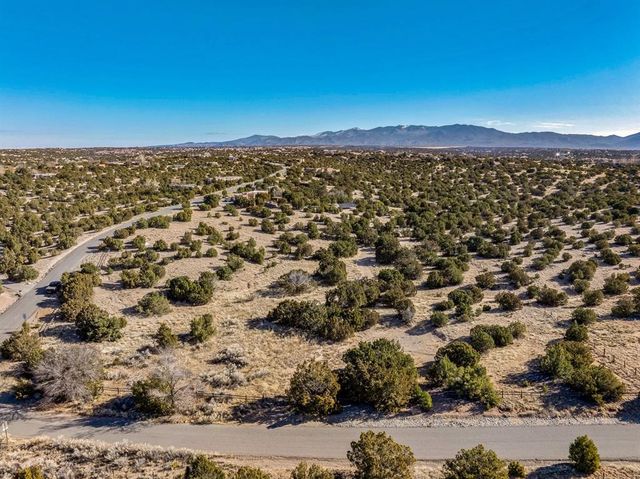 4 Camino Espejo, Santa Fe, NM 87507