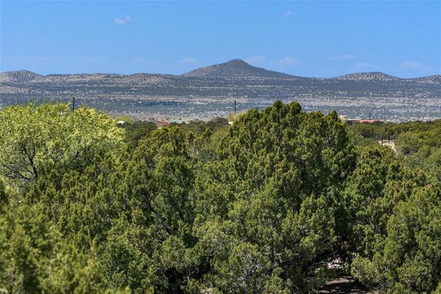 4 Camino Espejo, Santa Fe, NM 87507