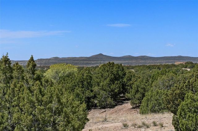 4 Camino Espejo, Santa Fe, NM 87507