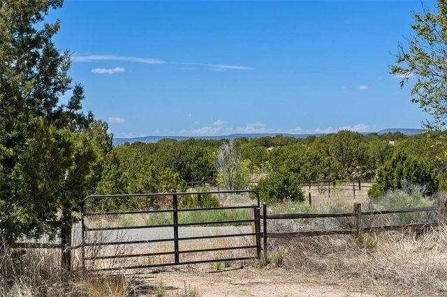 4 Camino Espejo, Santa Fe, NM 87507