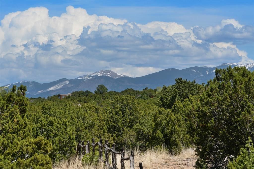 4 Camino Espejo, Santa Fe, NM 87507