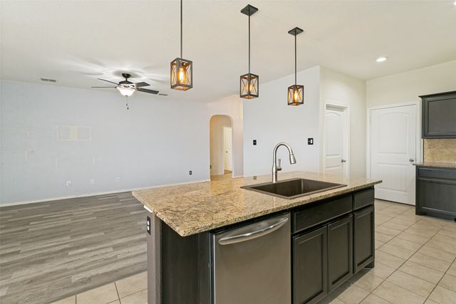 7205 Wavecrest Way, Fort Worth, TX 76179