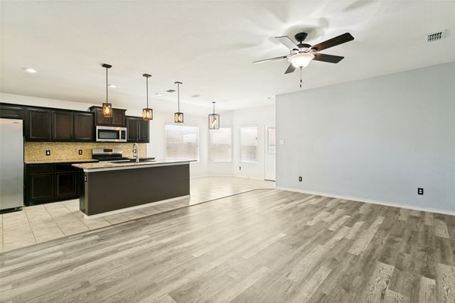 7205 Wavecrest Way, Fort Worth, TX 76179
