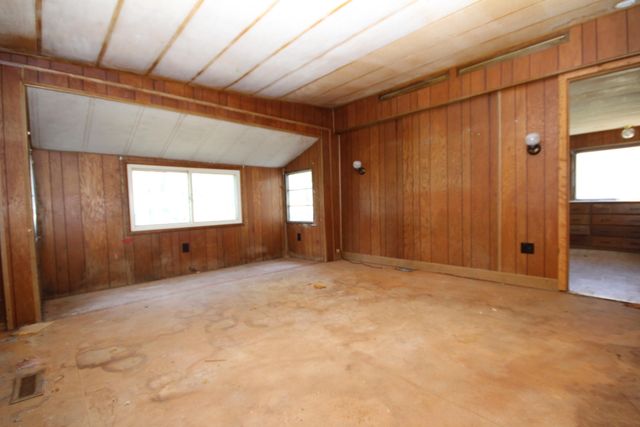 11888 S 42nd Street S, Wakeshma Twp, MI 49088