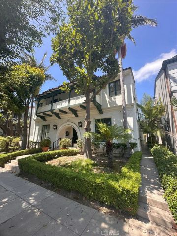 137 S Roxbury Drive, Beverly Hills, CA 90212