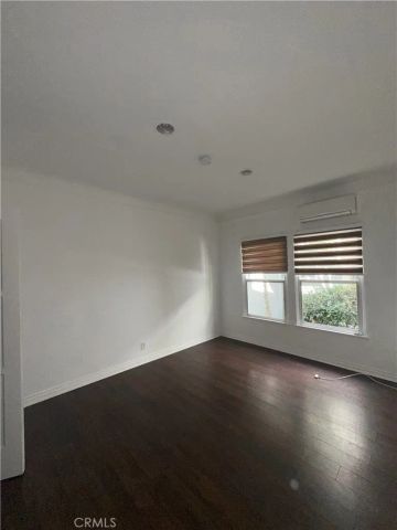 137 S Roxbury Drive, Beverly Hills, CA 90212