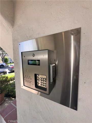 137 S Roxbury Drive, Beverly Hills, CA 90212