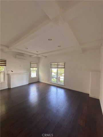 137 S Roxbury Drive, Beverly Hills, CA 90212