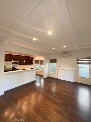 137 S Roxbury Drive, Beverly Hills, CA 90212