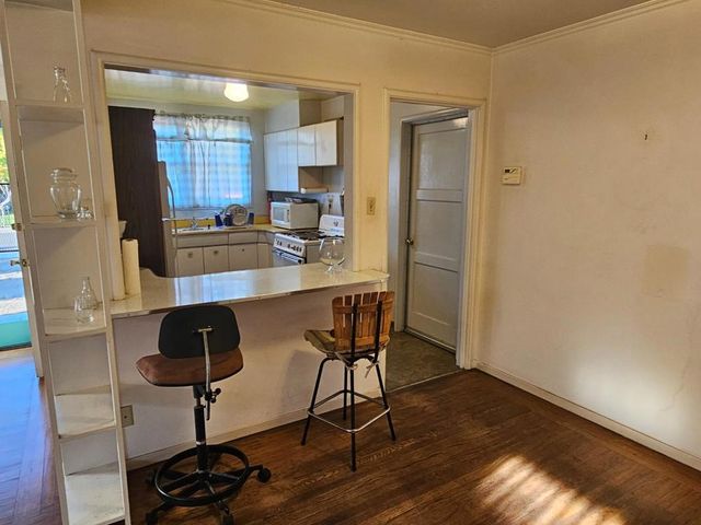 263 Wisteria Drive, East Palo Alto, CA 94303