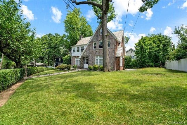 2 Rockland Avenue, Yonkers, NY 10705