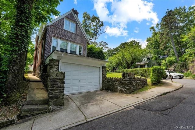 2 Rockland Avenue, Yonkers, NY 10705