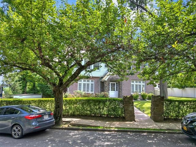 2 Rockland Avenue, Yonkers, NY 10705