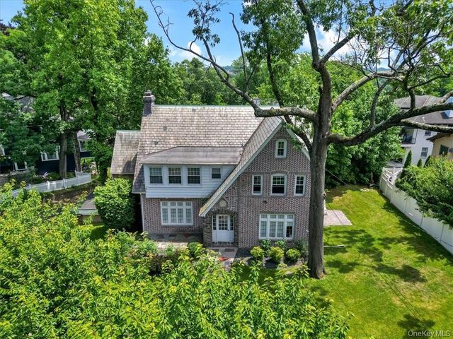 2 Rockland Avenue, Yonkers, NY 10705