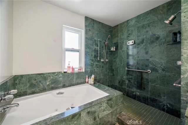 867 Aubrey Court 3, Hermosa Beach, CA 90254