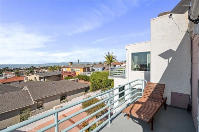 867 Aubrey Court 3, Hermosa Beach, CA 90254