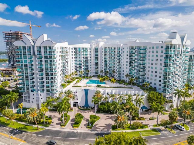 7900 Harbor Island Dr PH19, North Bay Village, FL 33141