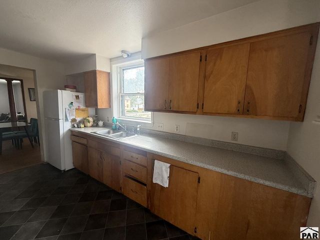 825 W 11th St, Pueblo, CO 81003