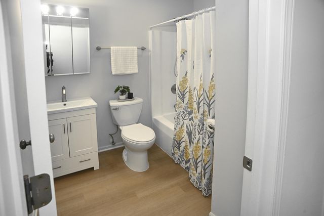 2242 Newton Street, Lake Station, IN 46405