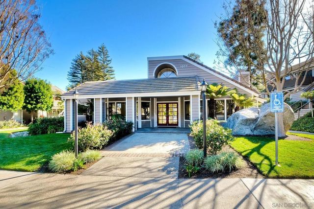 1087 Shadowridge Dr 107, Vista, CA 92081