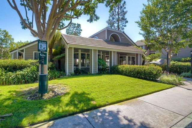 1087 Shadowridge Dr 107, Vista, CA 92081