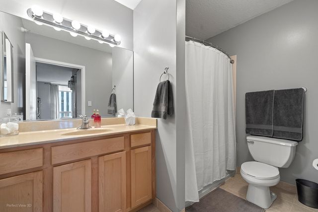 222 N Columbus Drive 1702, Chicago, IL 60601