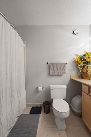 222 N Columbus Drive 1702, Chicago, IL 60601