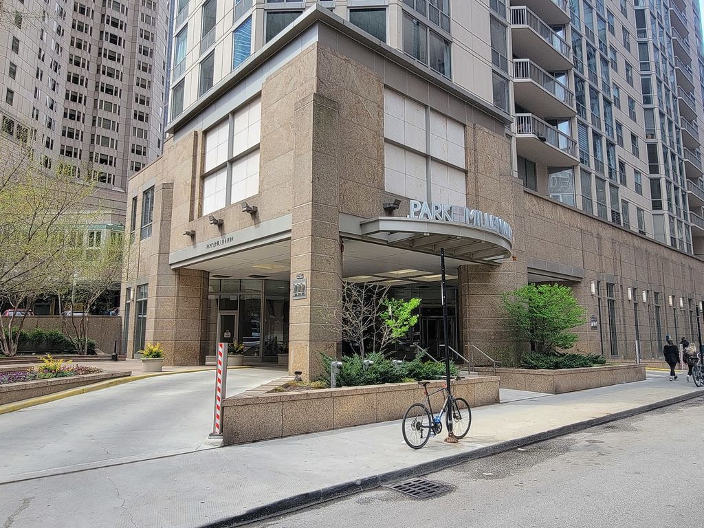 222 N Columbus Drive 1702, Chicago, IL 60601