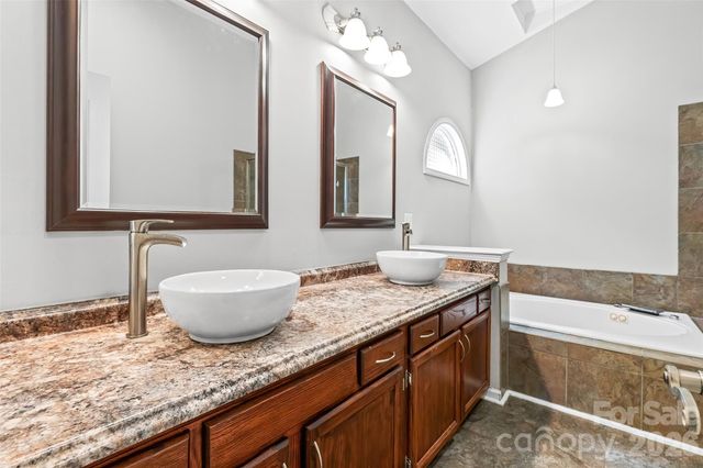 2001 Colony Hill Drive, Charlotte, NC 28214