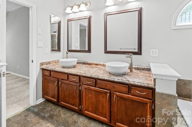 2001 Colony Hill Drive, Charlotte, NC 28214
