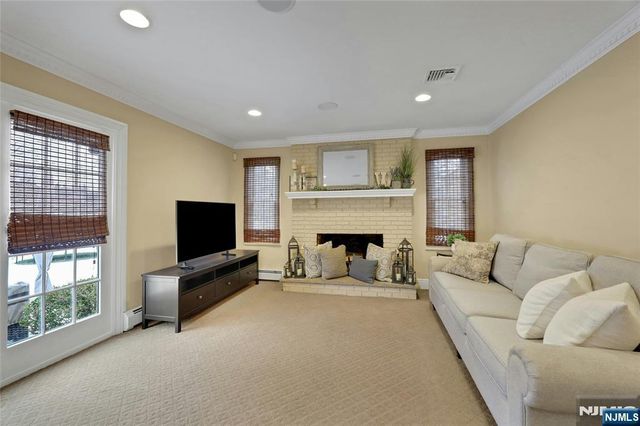 16 Herron, Harrington Park, NJ 07640