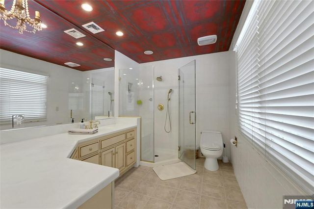 16 Herron, Harrington Park, NJ 07640